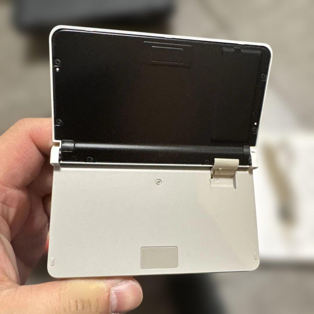 美品CASIOカメラ EXILIM EX-ZR50 ホワイト