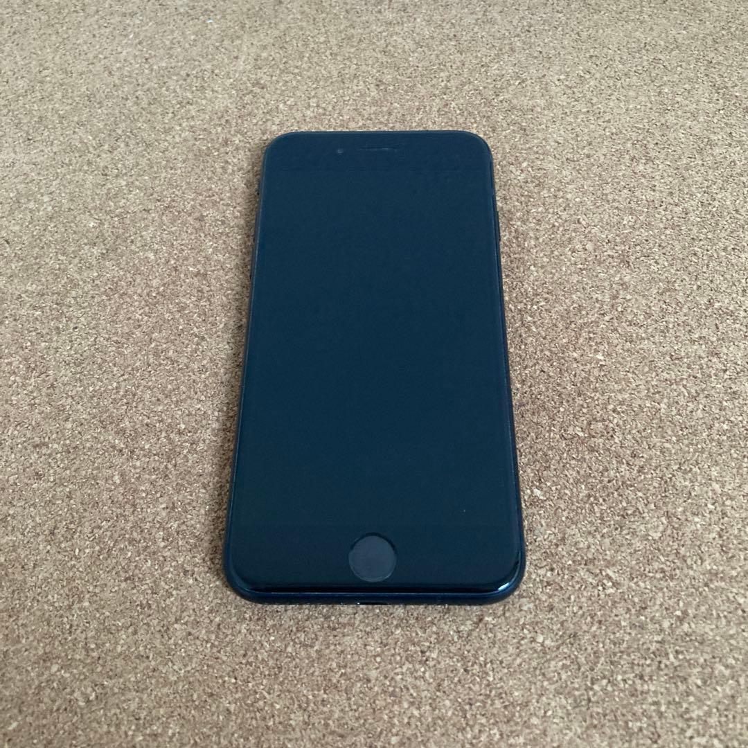 4058 電池新品☆比較的美品☆iPhoneSE3 128GB SIMフリー☆