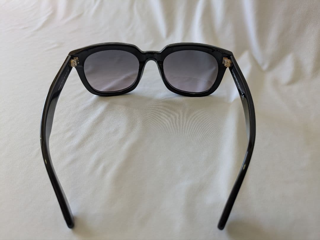 TOMFORDのブラックの キャットアイ サングラス