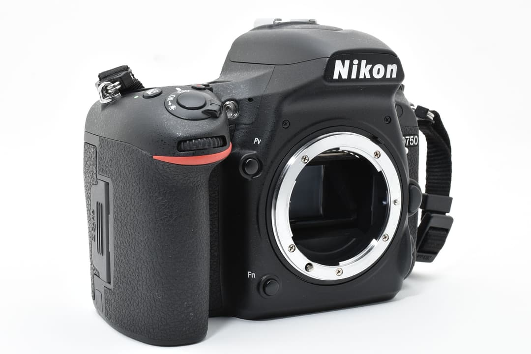 ■ほぼ新品■ ニコン D750 一眼レフカメラ #C630