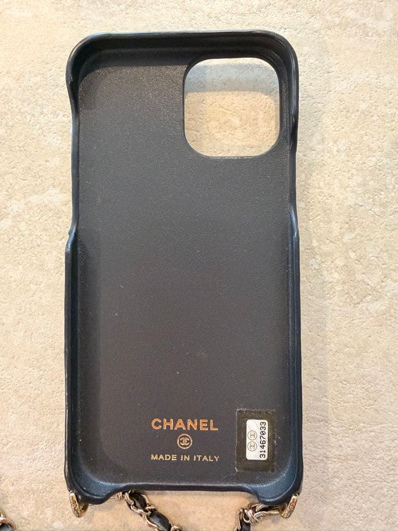 CHANEL グレーレザー iPhone13proケース