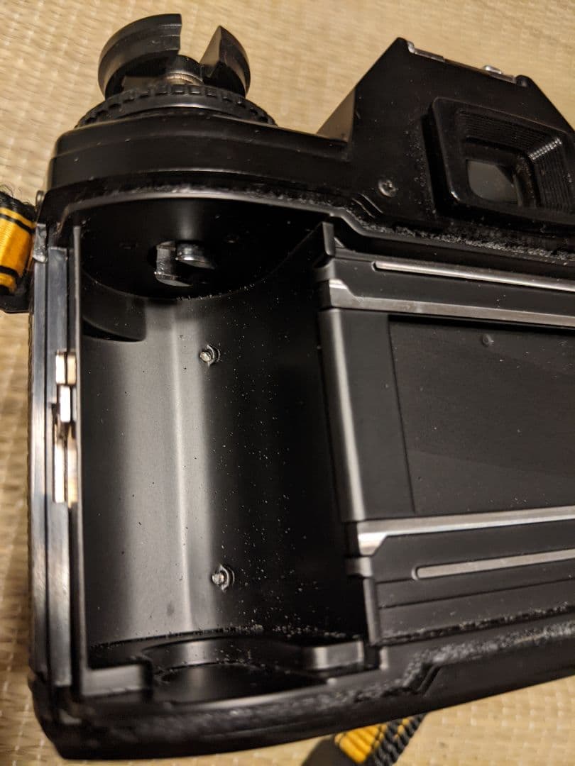 ⑦ニコン　Nikon EM 　一眼レフカメラ