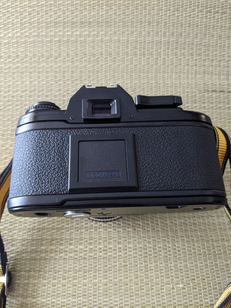 ⑦ニコン　Nikon EM 　一眼レフカメラ