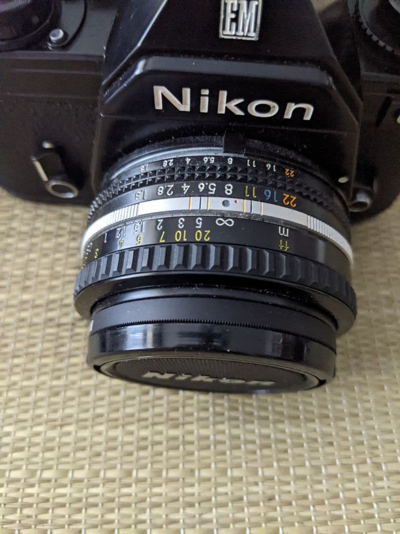 ⑦ニコン　Nikon EM 　一眼レフカメラ
