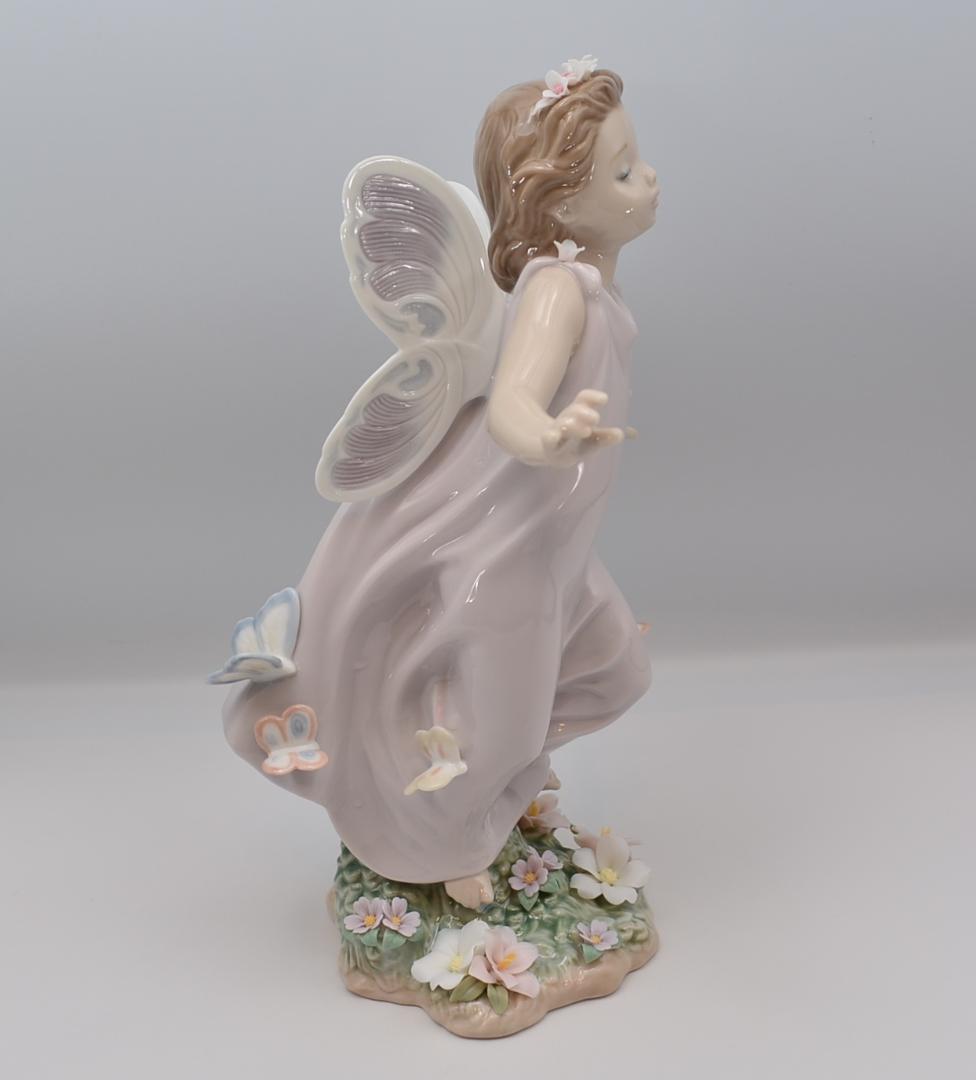 チョウの妖精　＃6875　★リヤドロ　スペイン　ポーセリン　光沢仕上げ　リタイヤ