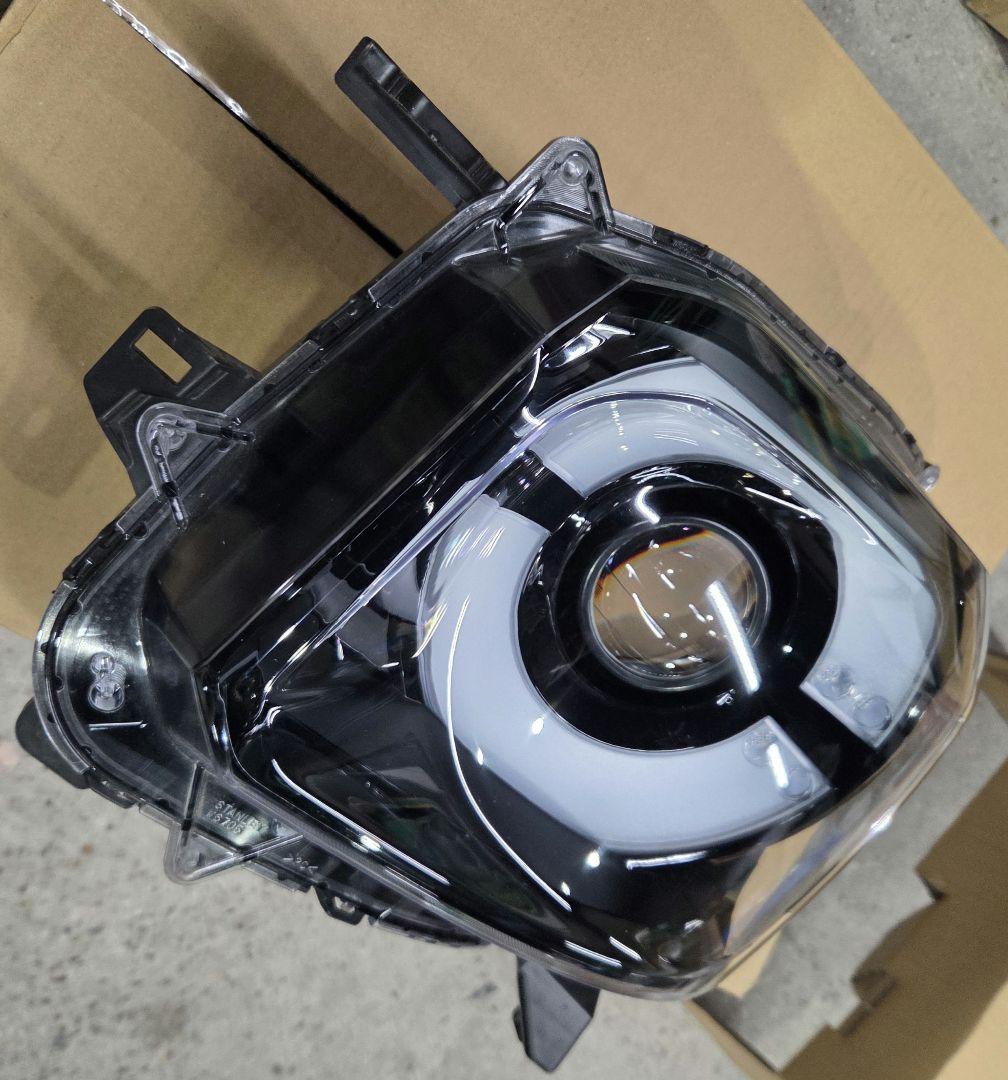 JF5　HONDA　N-BOX　左側