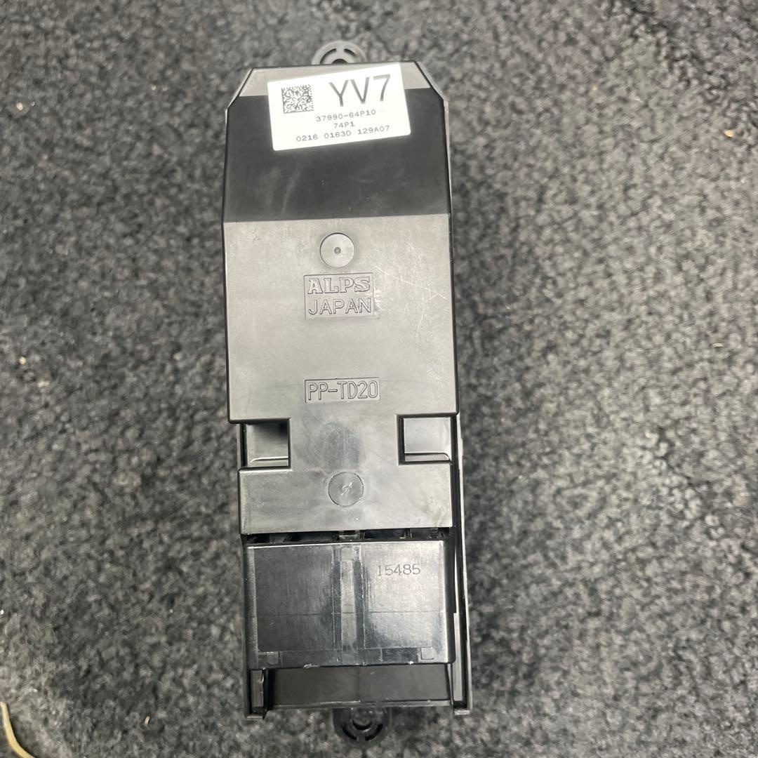 パワーウィンドウスイッチ DA17 エブリイ 37990-64P10