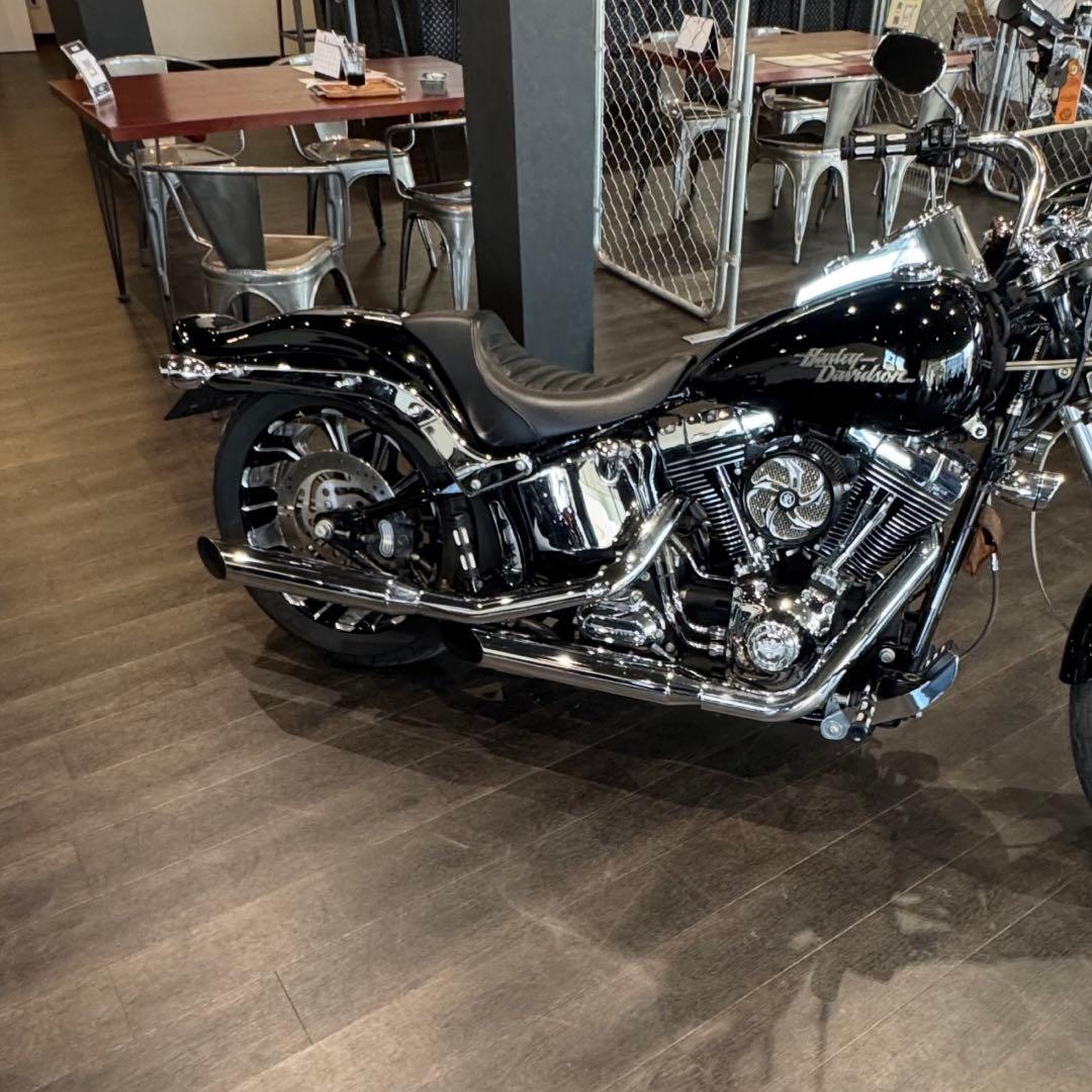 ソフテイルfxstc ソフテイルカスタム スリップオン