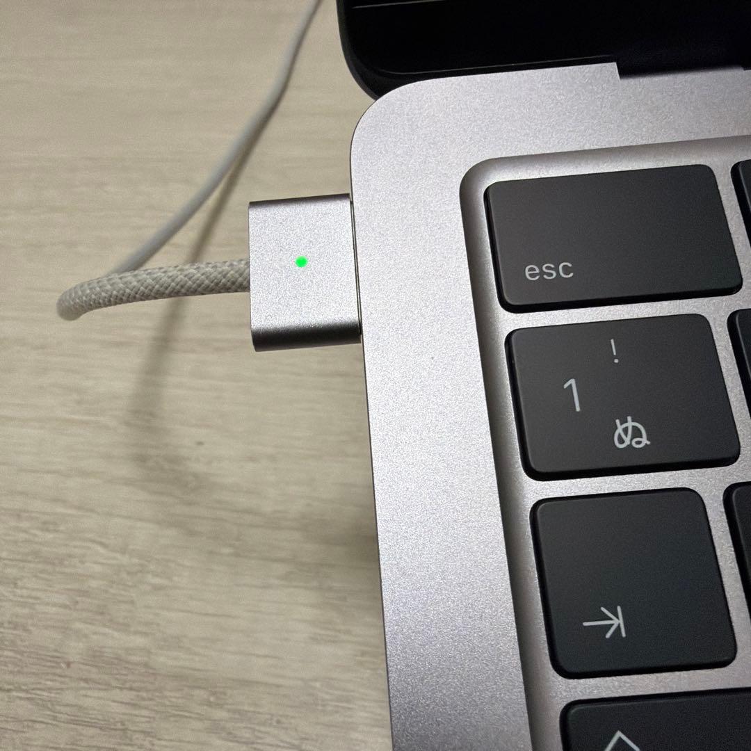 Apple MacBook Air M2メモリ8GB SSD256GB