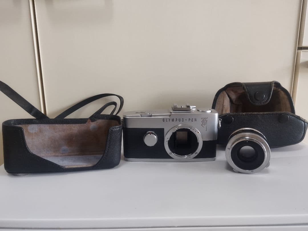 OLYMPUS PEN Fカメラ＆F.ZuikoAuto-S＆フィルム3個付き♪