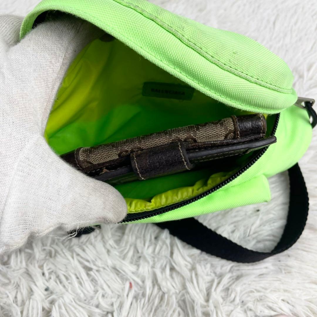 美品 バレンシアガ キャンバス ウエストバッグ ロゴ型押し ファスナー 緑