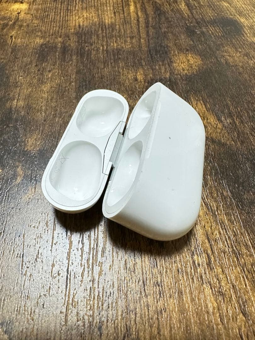 Apple AirPods エアーポッズ 第2世代 with Wireless…