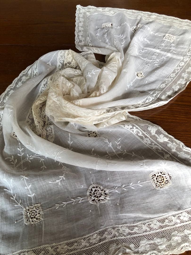 フランスアンティーク、ノルマンディーレース、テーブルランナー