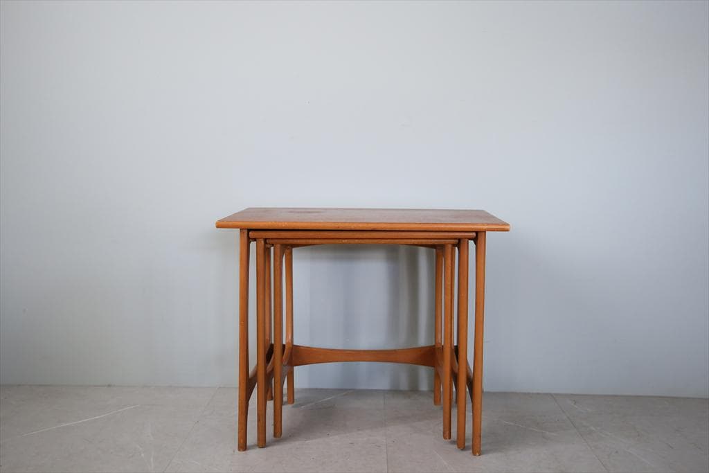 英国アンティーク木製ネストテーブル3台/収納式机/飾り棚/花台(92-85)