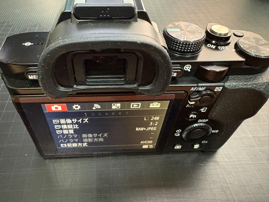 美品 SONY α7 ボディ（ILCE-7）フルサイズミラーレス