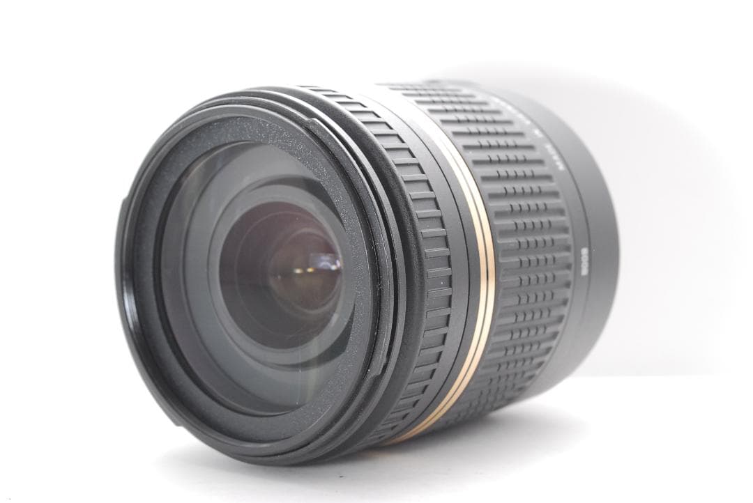 【美品】Nikon D5300 近くも遠くも撮れる万能レンズ WiFi搭載