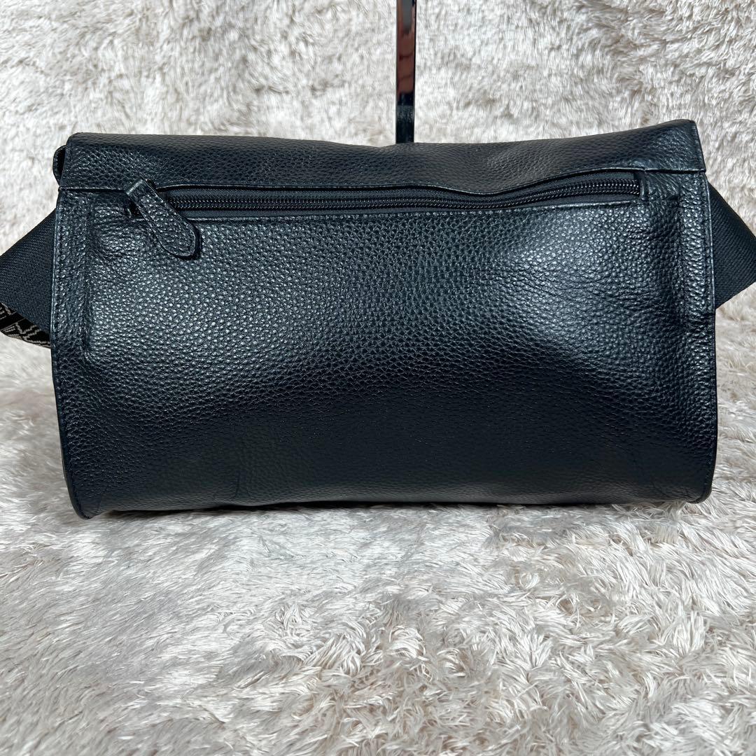 WEB限定イアパピヨネ 柄ワイドテープ ショルダーバッグ ブラック