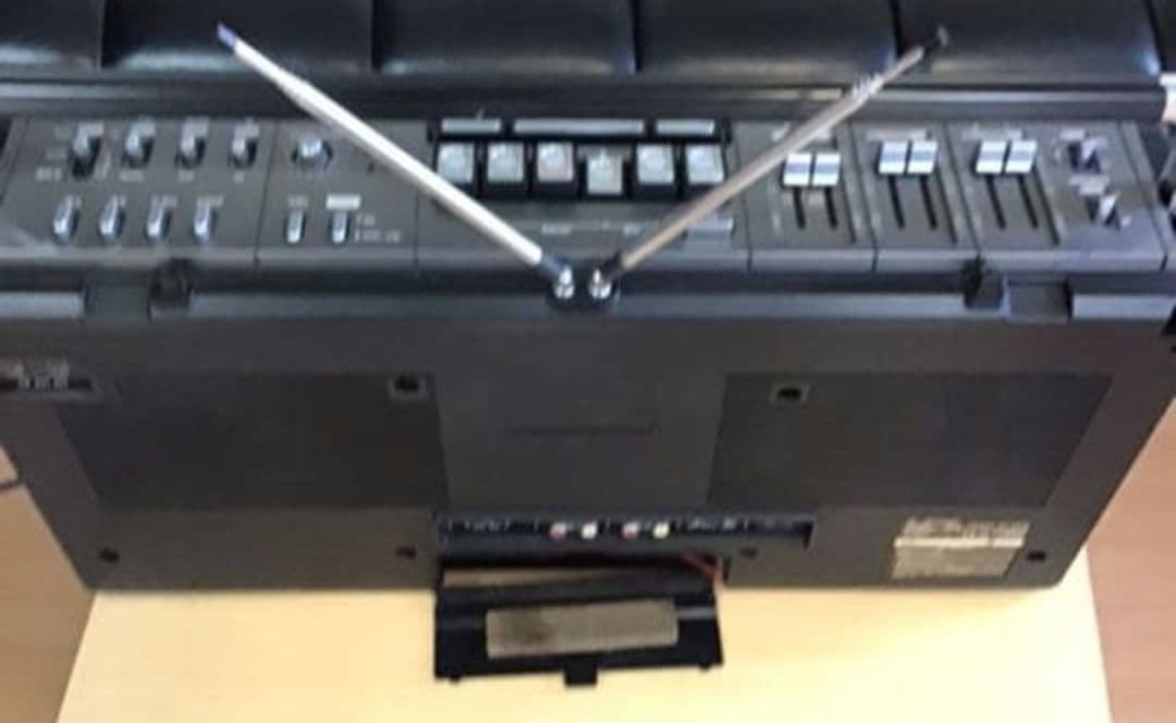 シャープ　ラジカセ　303SB