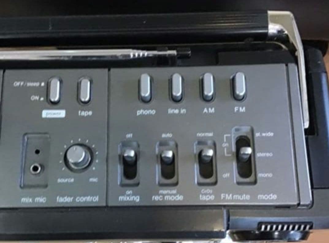 シャープ　ラジカセ　303SB