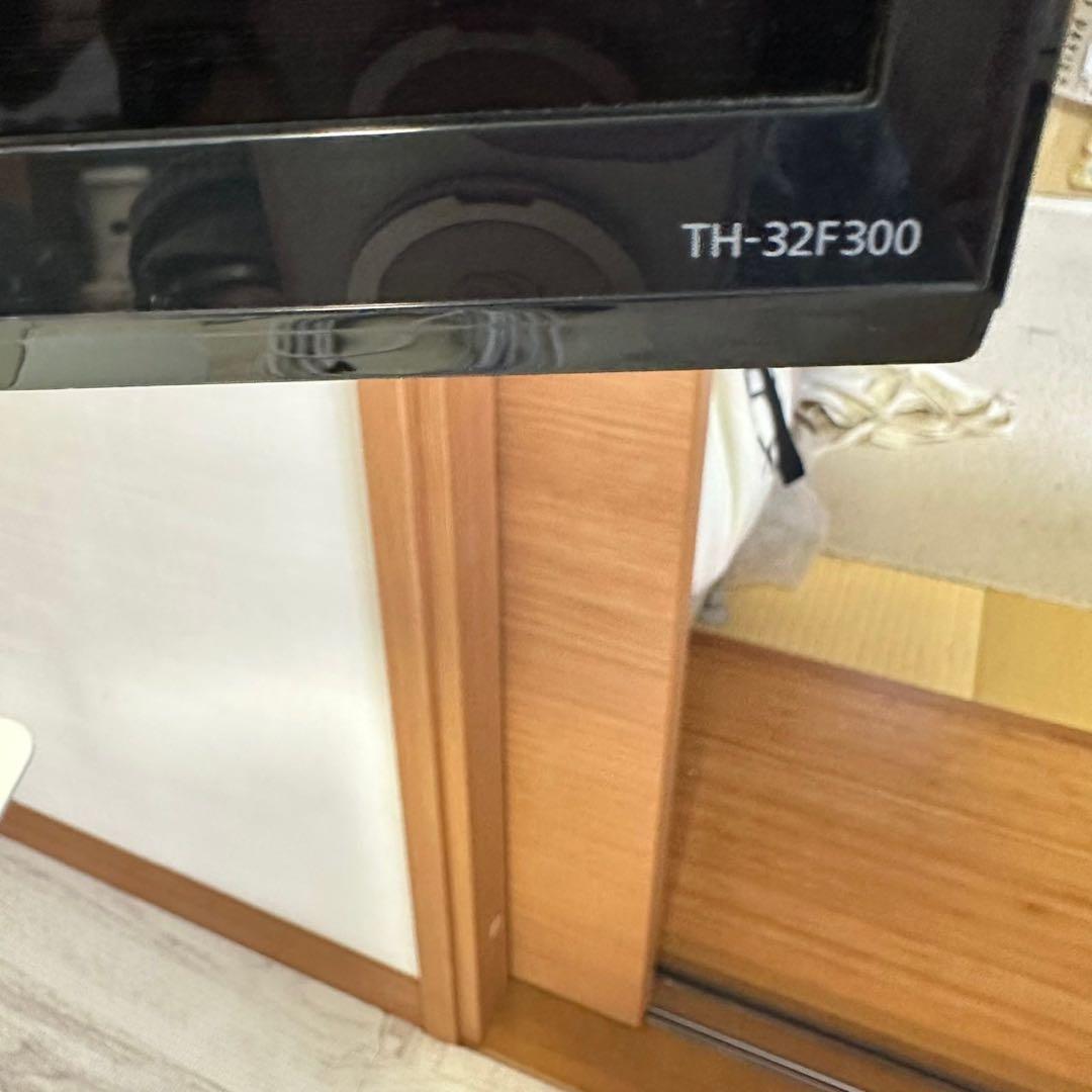 Panasonic パナソニック　TH-32F300 スタンド付き　2018年