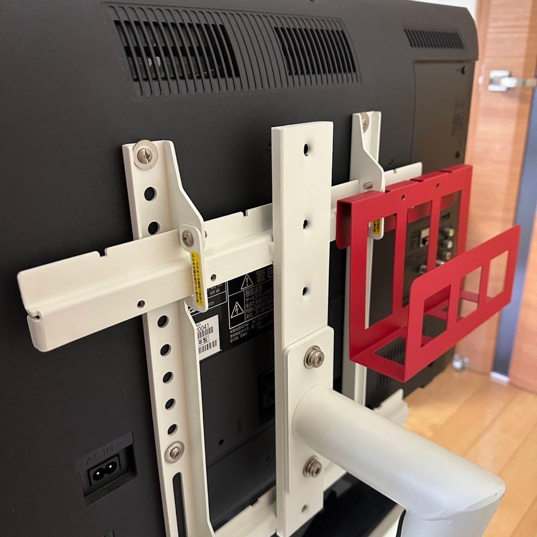 Panasonic パナソニック　TH-32F300 スタンド付き　2018年