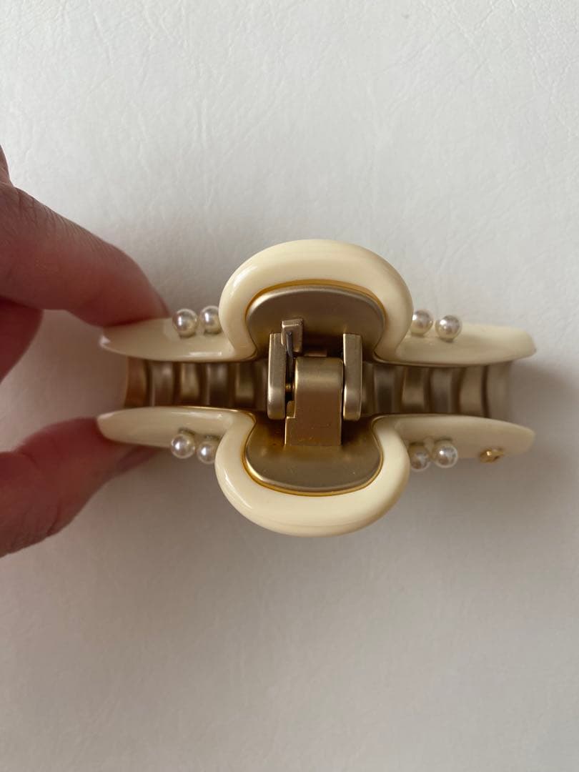 ALEXANDRE DE PARIS アイボリー ヘアクリップ