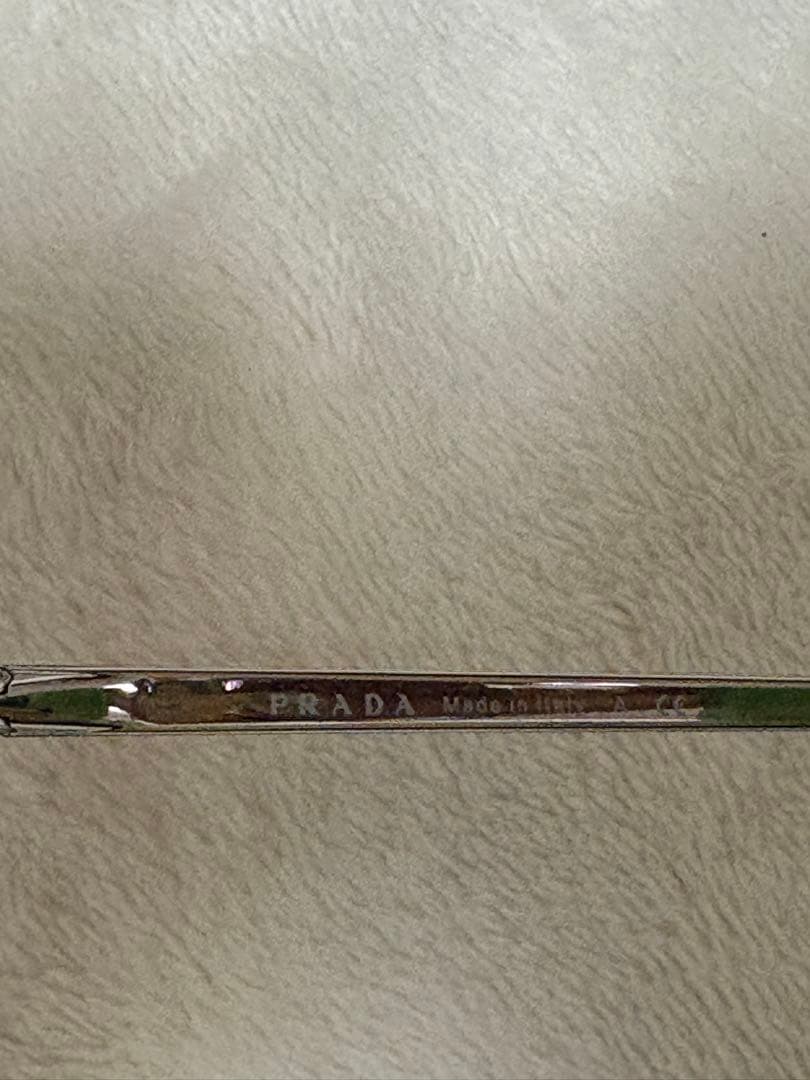PRADA ラウンドサングラス グレー レンズ