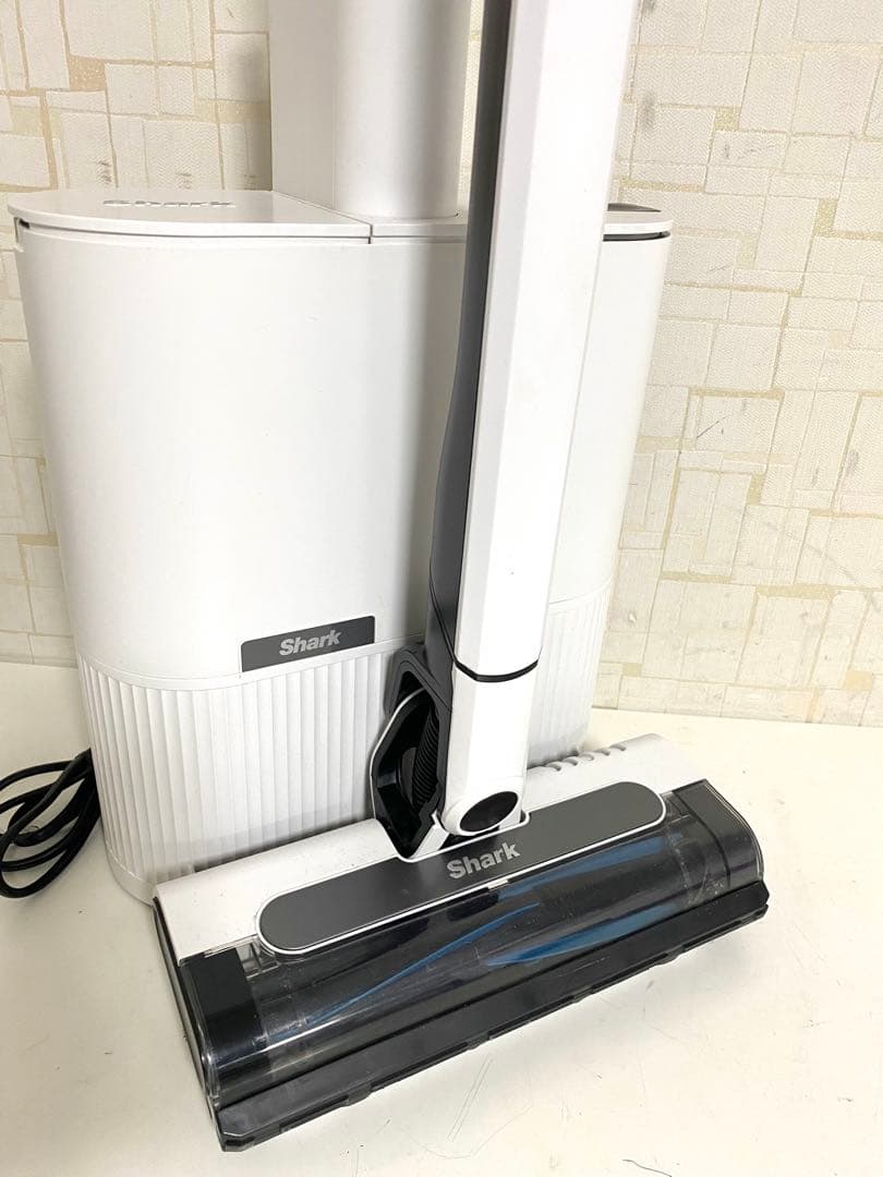 shark シャーク スティッククリーナー　CS150JAE ゴミ収集ドック付き