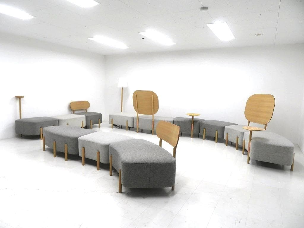 展示品　カリモク　ドラドラ　北欧　オーク材　ソファ サイドテーブル付き　店舗什器