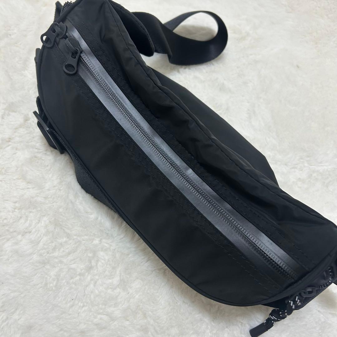 極美品✨アディダスバイステラマッカートニー　ボディバッグ　バムバッグ　ブラック