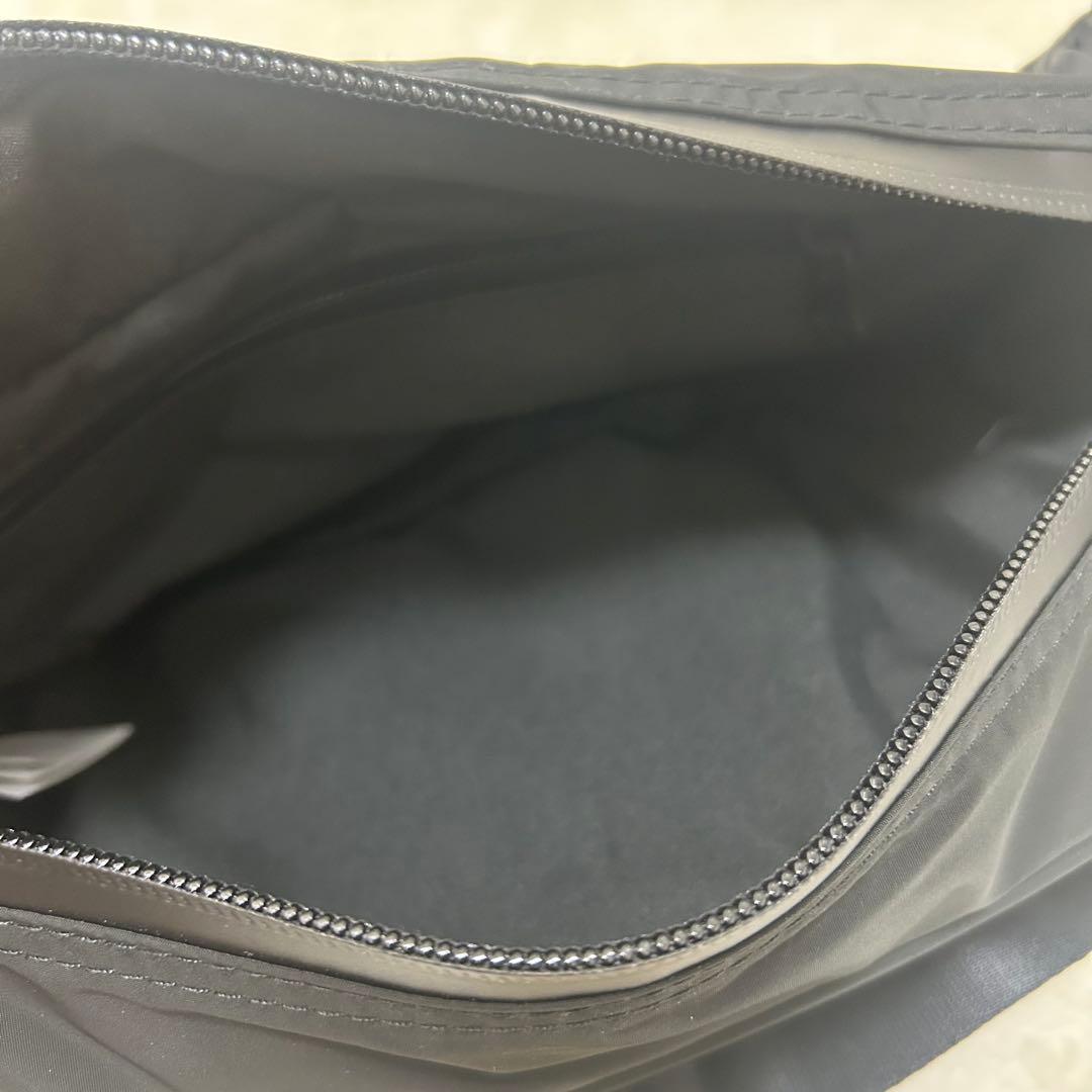 極美品✨アディダスバイステラマッカートニー　ボディバッグ　バムバッグ　ブラック