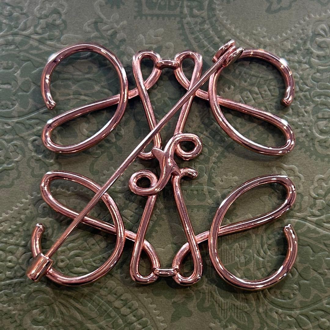 ロエベ　ローズゴールド　ブローチ