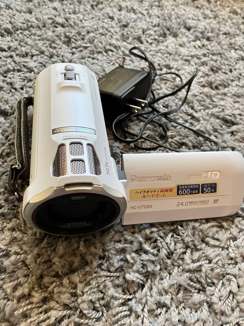 Panasonic HC-V750M ビデオカメラ本体・充電器のみ
