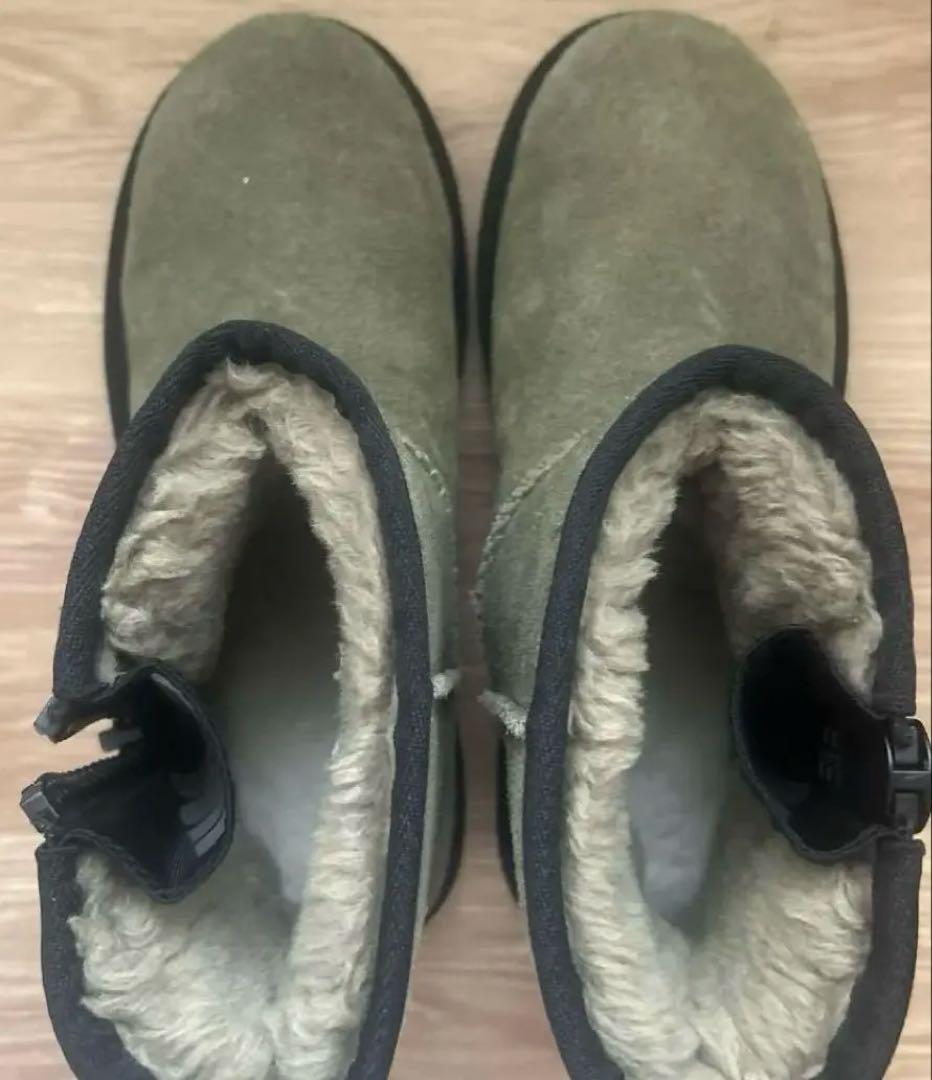 UGG クラシックミニジッパー　カーキ限定24cm美品