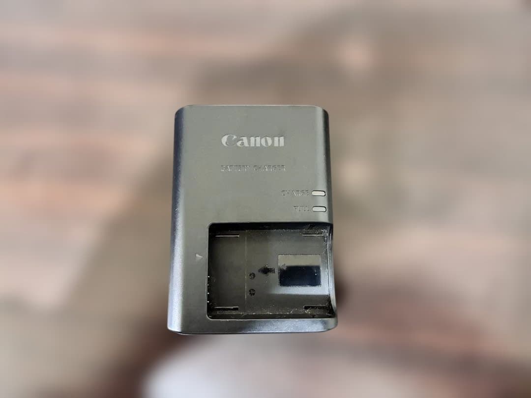 Canon EOS M100 ミラーレス一眼 ダブルレンズキット