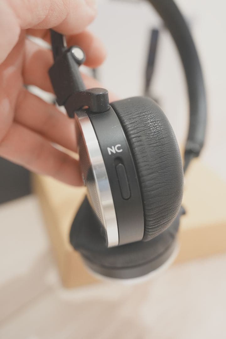 AKG N60 ノイズキャンセリングヘッドフォン ブラック