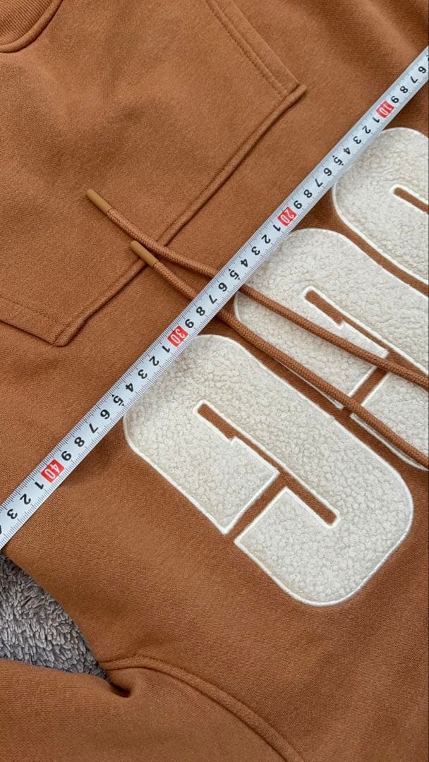 《美品》UGG ロゴ フードパーカー XS