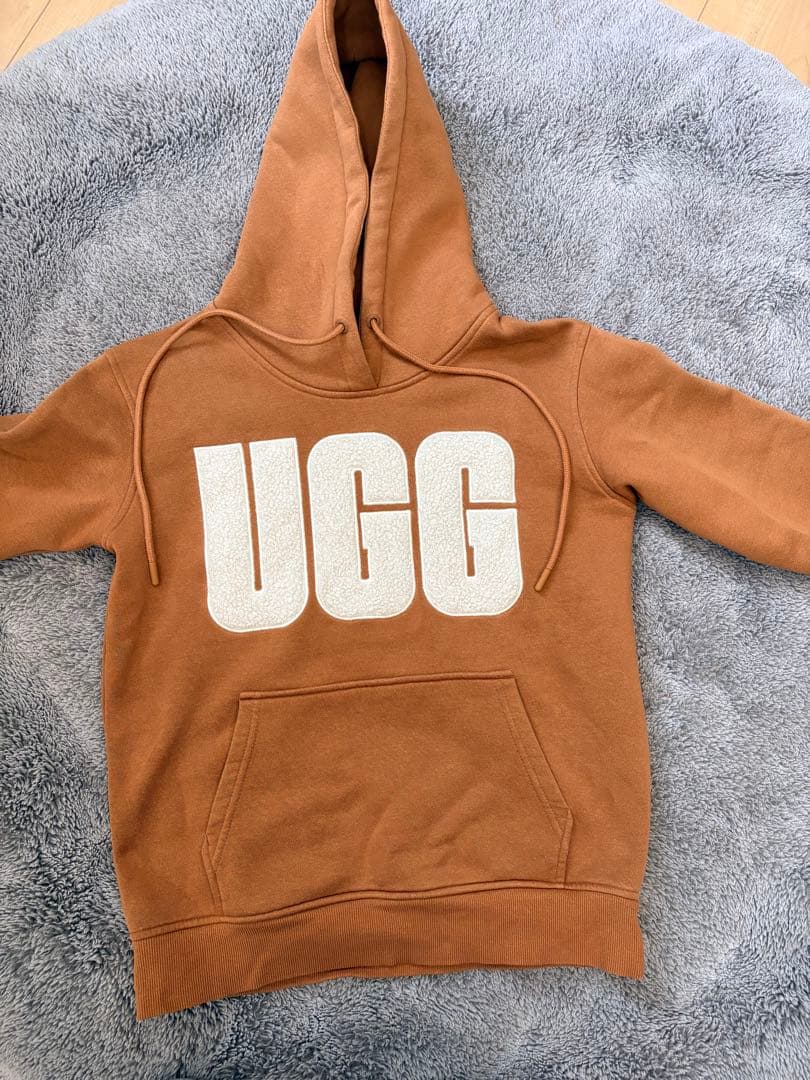 《美品》UGG ロゴ フードパーカー XS