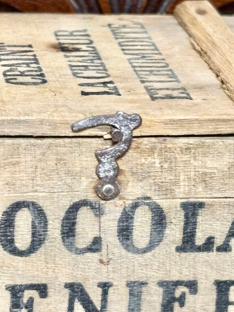 フランスアンティークCHOCOLAT MENIER ショコラメニエの木箱　最小