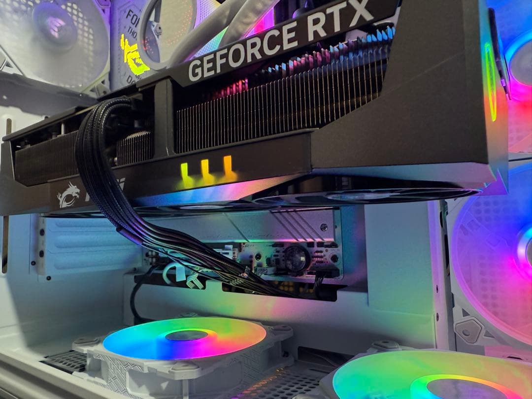 グラフィックボード・グラボ・ビデオカード MSI GeForce RTX 5090 Gaming Trio