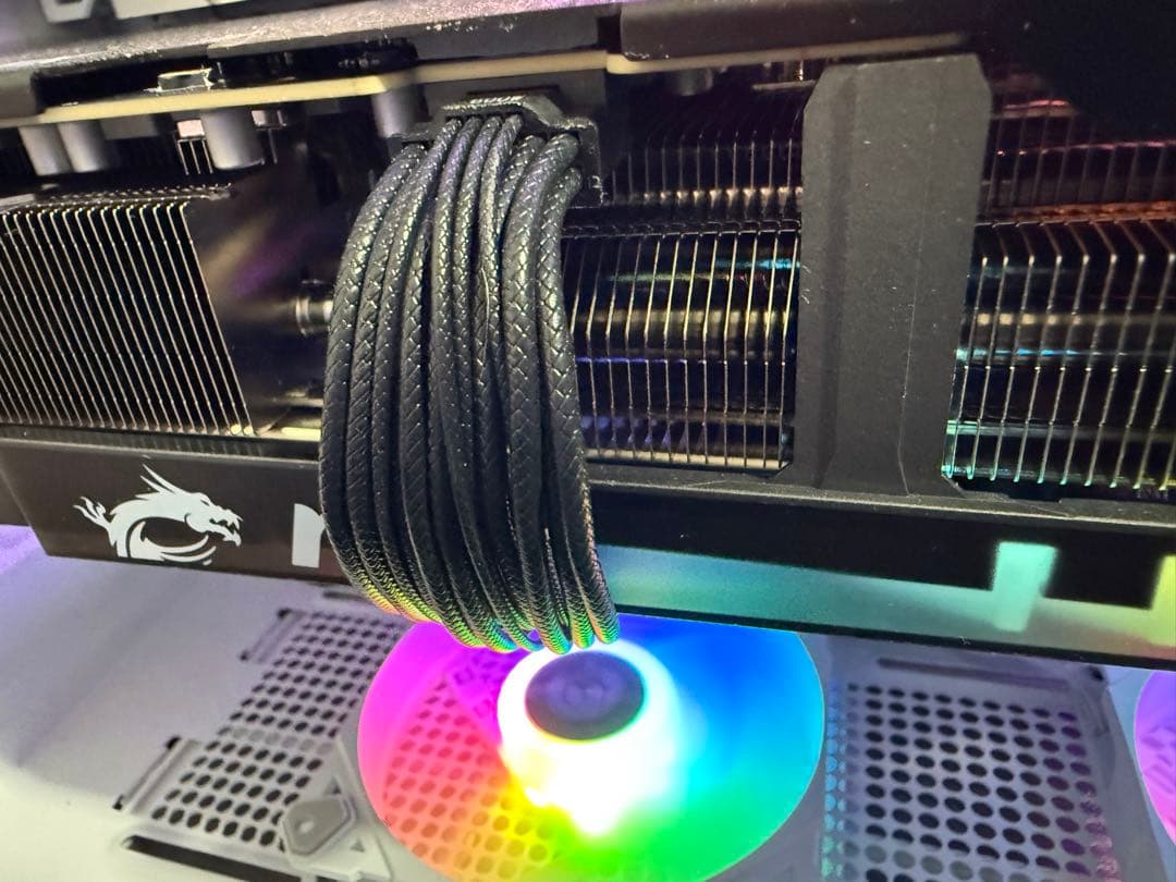 グラフィックボード・グラボ・ビデオカード MSI GeForce RTX 5090 Gaming Trio