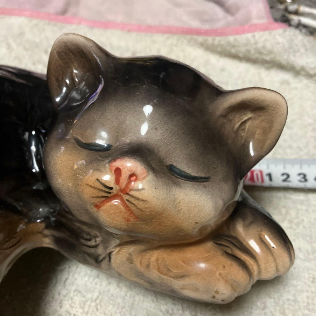 陶器 寝ている猫 置物 約20cm