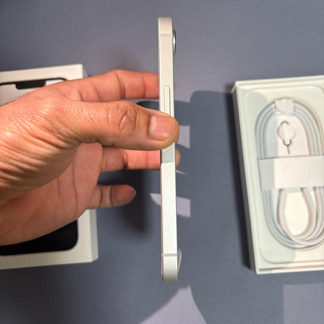 I phone16e New ホワイト128gb