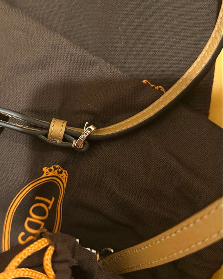 極美品！TOD'S レザーバッグマイクロ　キャメル