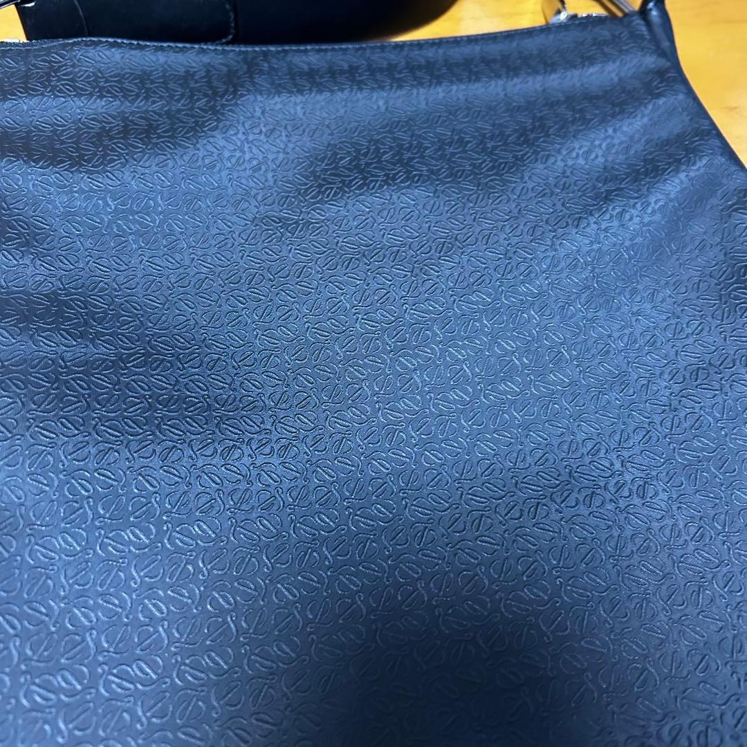 レイくんLOEWE ロエベ リピートアナグラム ショルダーバッグ ブラック