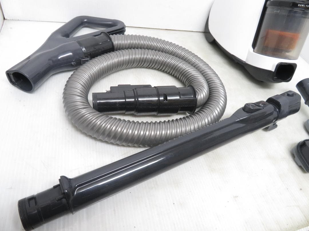 東芝 2021年製 トルネオ ミニ サイクロン掃除機 クリーナー ホワイト