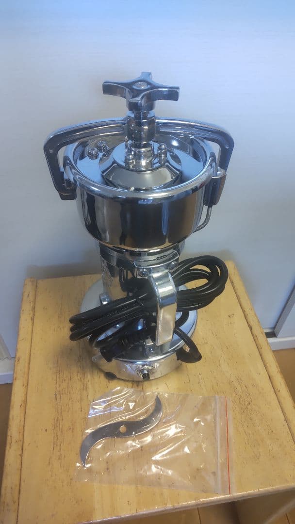 Rong Tsong粉砕機 150型