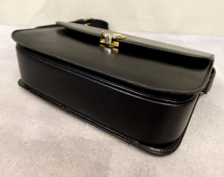 美品♥CELINEロゴ金具ブラック本革レザーショルダーバッグコメントから10%引