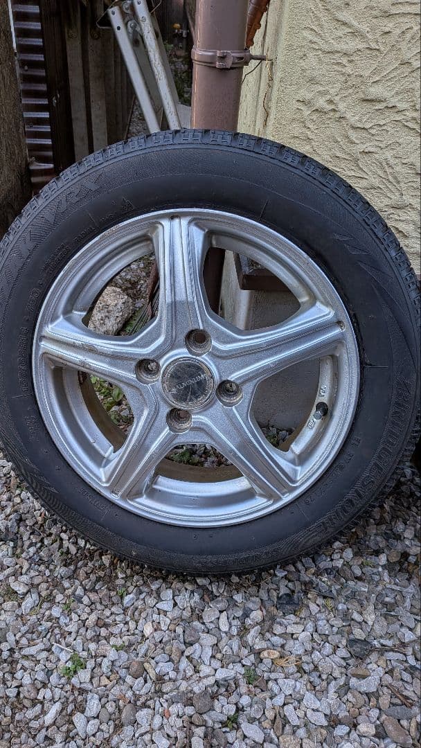 ブリジストン　ブリザック　スタッドレスタイヤ　4本　ホイール付