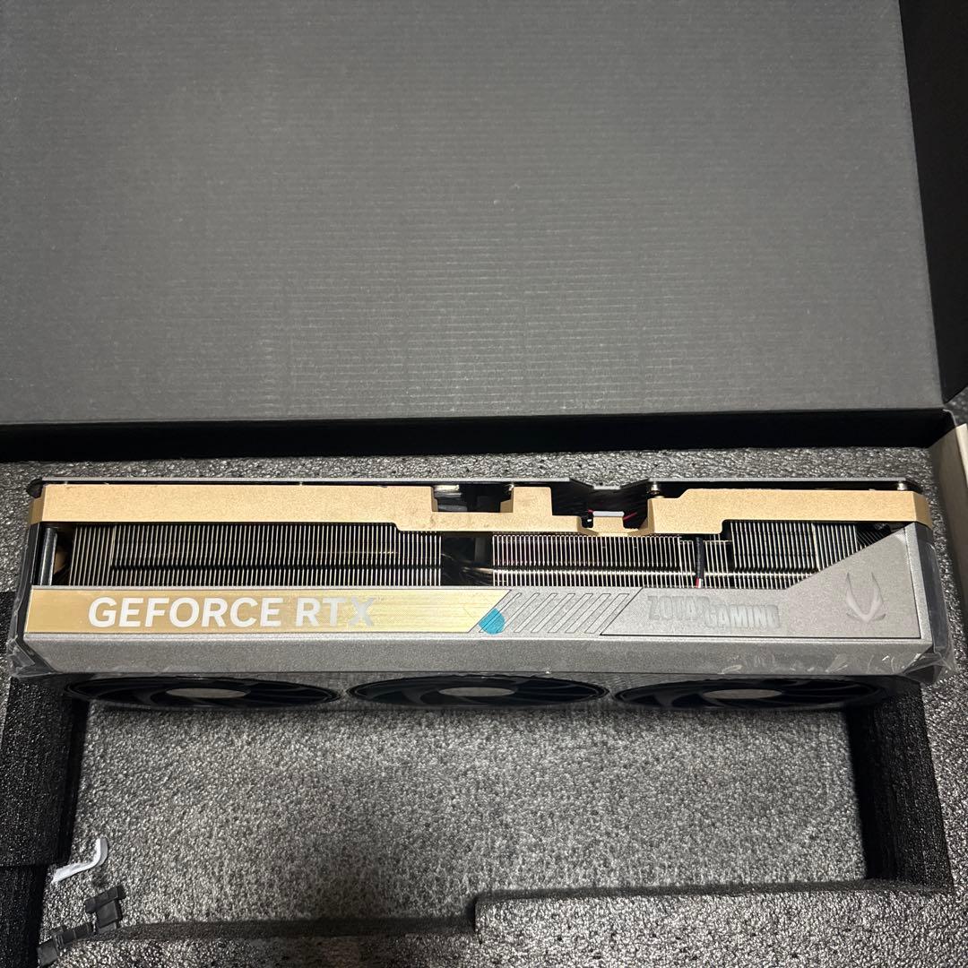 ZOTAC GeForce RTX 5090 のシンクのみ 基板（PCB）なし